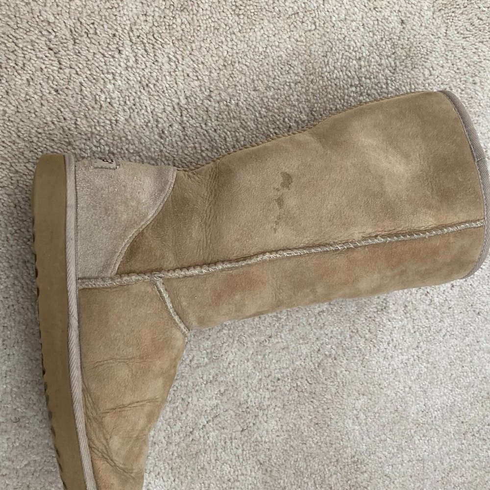 UGGs Classic Tall Boots - Sand Size W 7 - Picture 4 of 9
